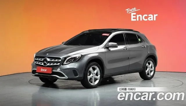 Mercedes-Benz GLA- X156 GLA220