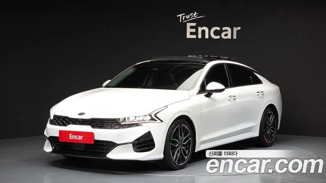 Kia K5 III 2.0 Signature