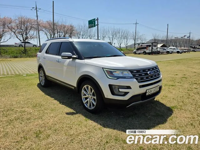 Ford Explorer 2.3 Limited 4WD 5