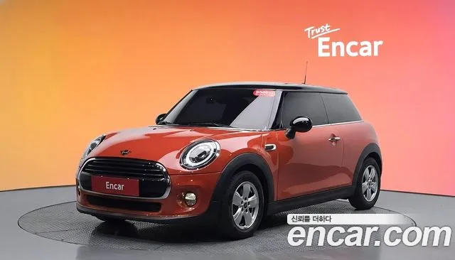 MINI Cooper Base 3