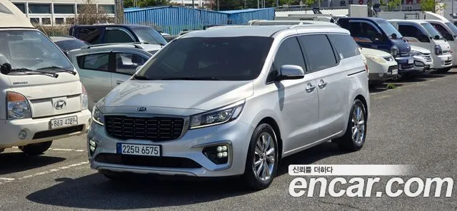 Kia The New Carnival Gasoline 9 Prestige