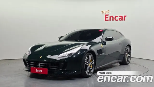Ferrari GTC4 6.3 V12