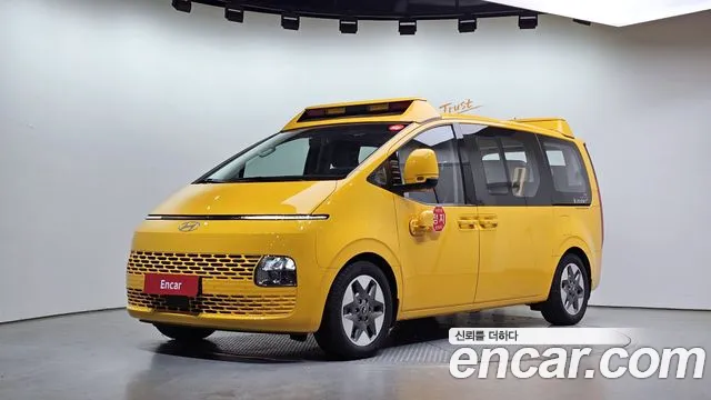Hyundai Staria L3.5 15