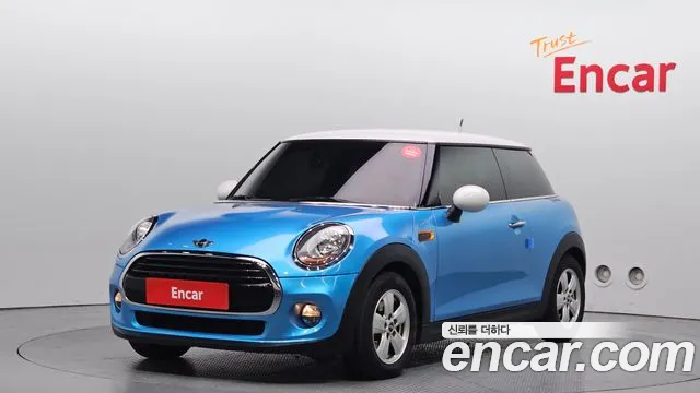 MINI Cooper Base 3