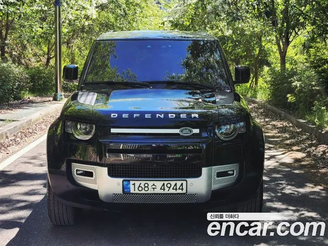 Land Rover Defender (L663) 110 D240 SE