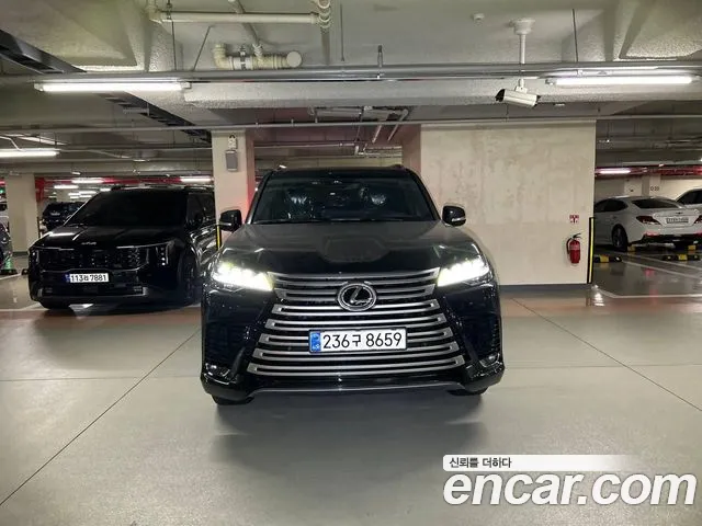 Lexus LX 4 700h