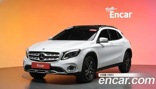 Mercedes-Benz GLA- X156 GLA220 Premium