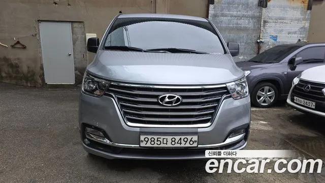 Hyundai The New Grand Starex