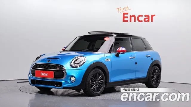 MINI Cooper SD 5 Base 3