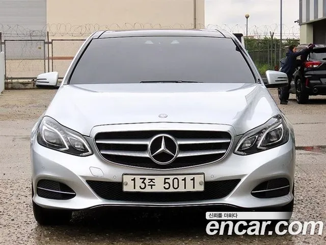 Mercedes-Benz E- W212 E300 4MATIC