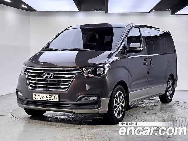 Hyundai The New Grand Starex 9 Exclusive