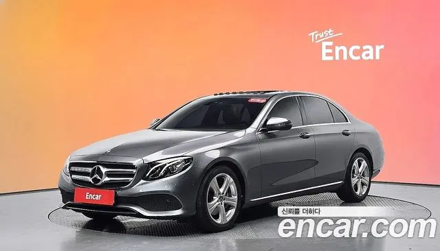 Mercedes-Benz E- W213 E200