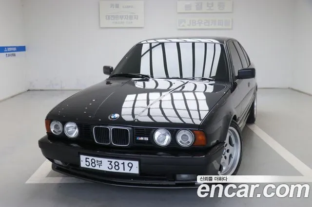 BMW M5 (E34) M5