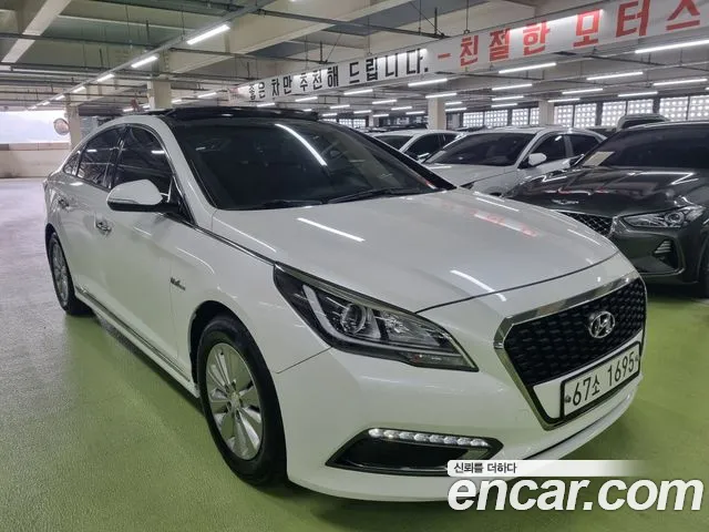 Hyundai LF Sonata Hybrid 2.0 HEV