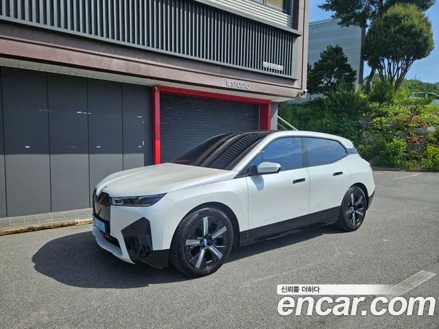 BMW iX xDrive50