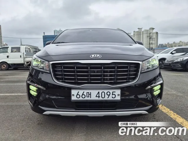 Kia The New Carnival 9 Noblesse