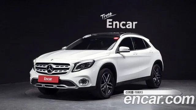 Mercedes-Benz GLA- X156 GLA220 Premium