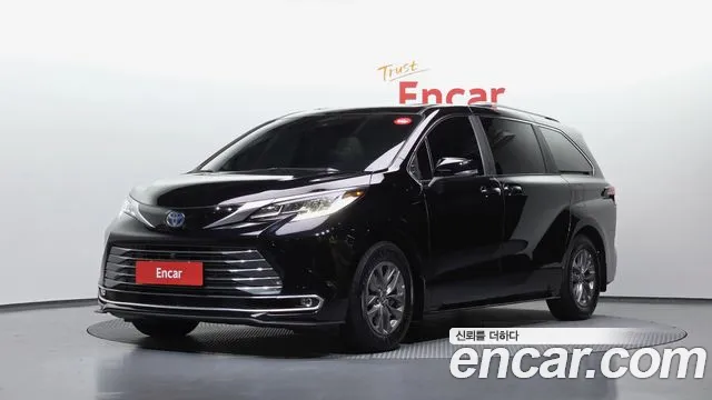 Toyota 4 2.5 Hybrid AWD