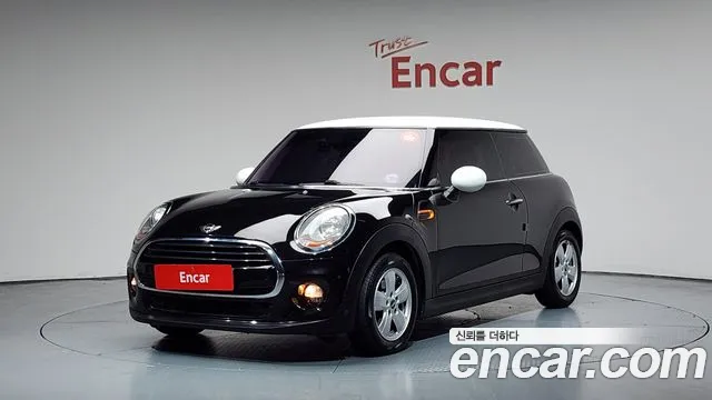 MINI Cooper Base 3