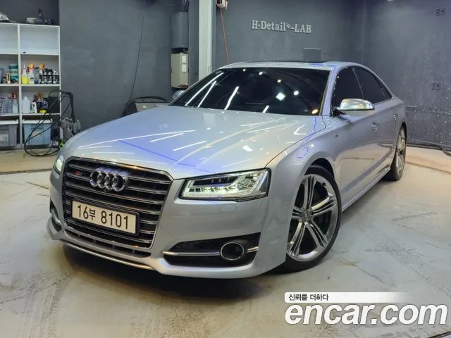 Audi S8 4.0 TFSI D4