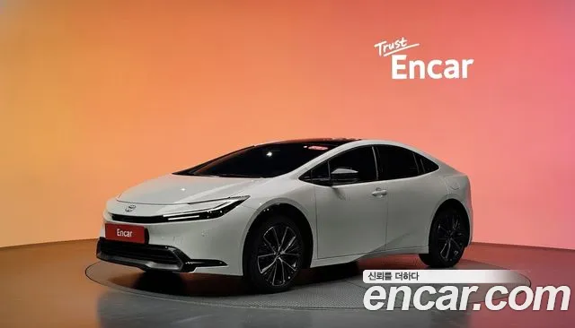 Toyota Prius 5 2.0 XLE AWD