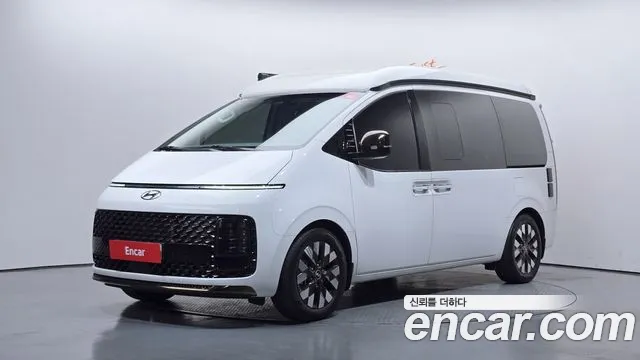 Hyundai Staria 2WD Prestige 4