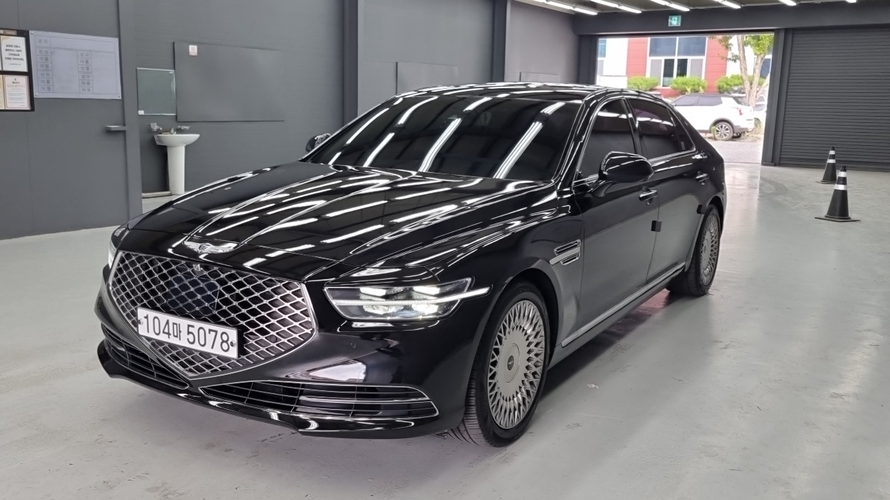 Genesis G90 3.8 AWD Premium