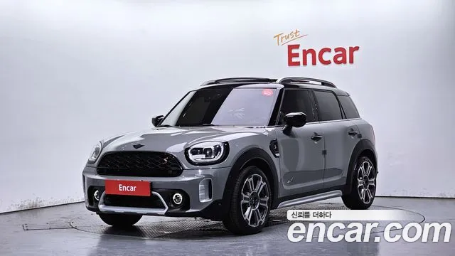 MINI Cooper Countryman 2