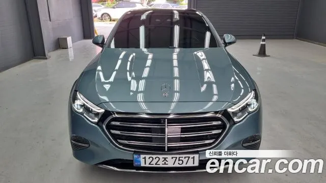Mercedes-Benz E- W214 E300 4MATIC Exclusive