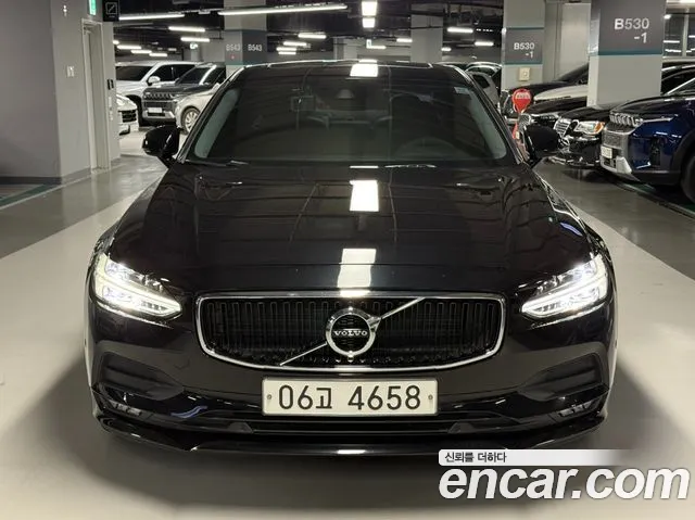 Volvo S90 D4