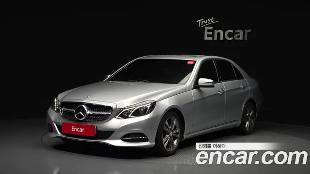 Mercedes-Benz E- W212 E220