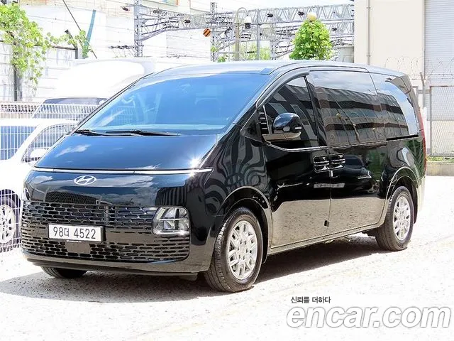 Hyundai Staria 2WD