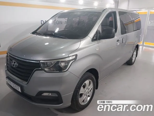 Hyundai The New Grand Starex 4WD 12