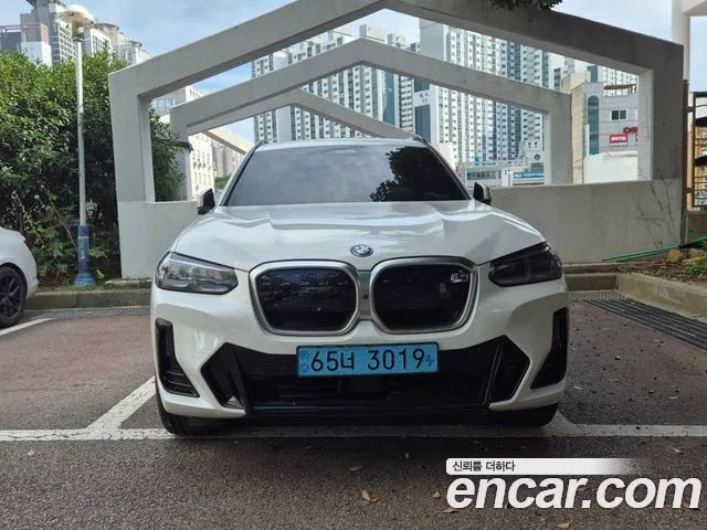 BMW iX3 M