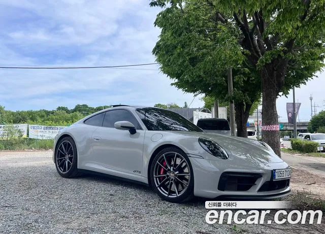 Porsche 911 (992) 4 GTS