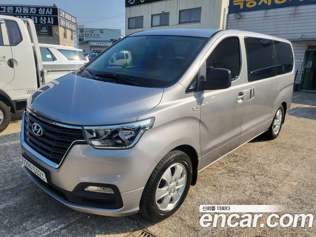 Hyundai The New Grand Starex 12