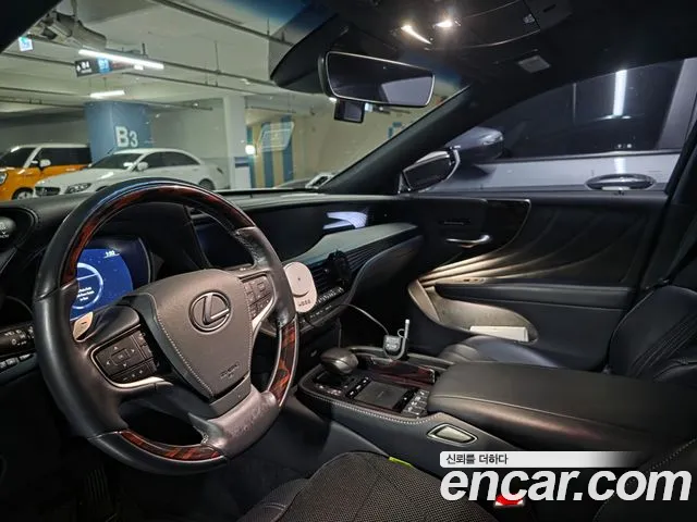 Lexus LS500h 5 3.5