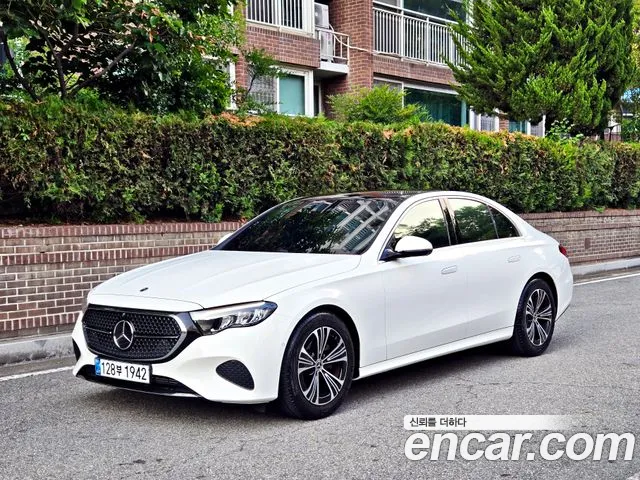 Mercedes-Benz E- W214 E200