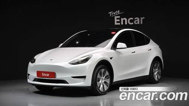 Tesla Y RWD