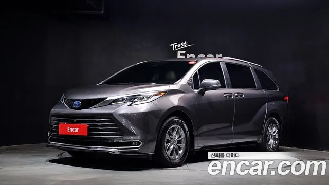 Toyota 4 2.5 Hybrid AWD