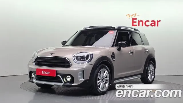 MINI Cooper Countryman 2