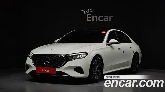 Mercedes-Benz E- W214 E200