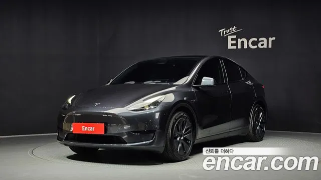 Tesla Y RWD