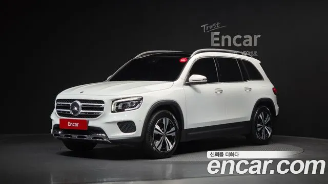 Mercedes-Benz GLB- X247 GLB220