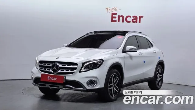 Mercedes-Benz GLA- X156 GLA220 Premium