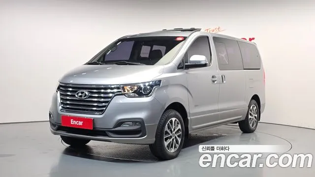 Hyundai The New Grand Starex 4WD 9 Exclusive