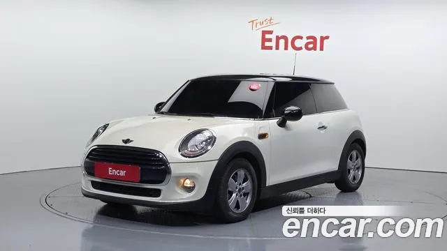 MINI Cooper Base 3