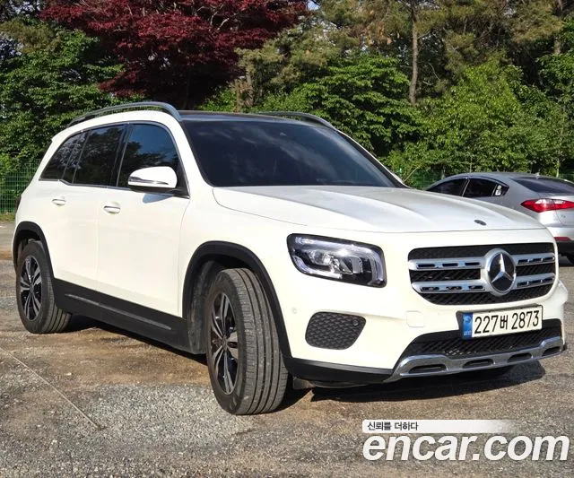 Mercedes-Benz GLB- X247 GLB220