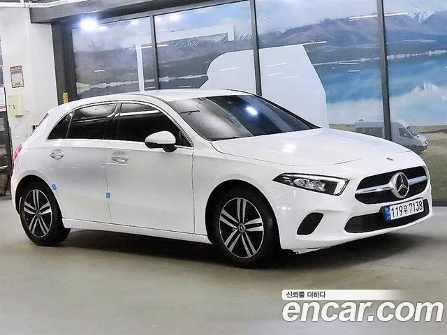 Mercedes-Benz A- W177 A220