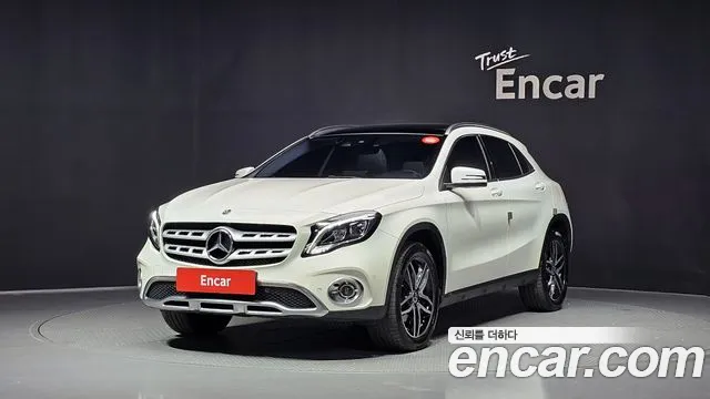 Mercedes-Benz GLA- X156 GLA220 Premium